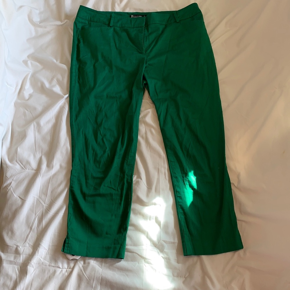 Kelly green Capri pants